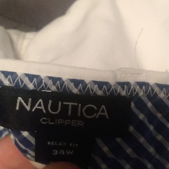 White shorts - Picture 3 of 3